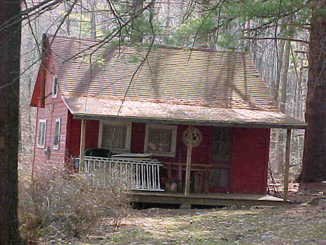 Building photograph for 16 PINETREE RIDGE